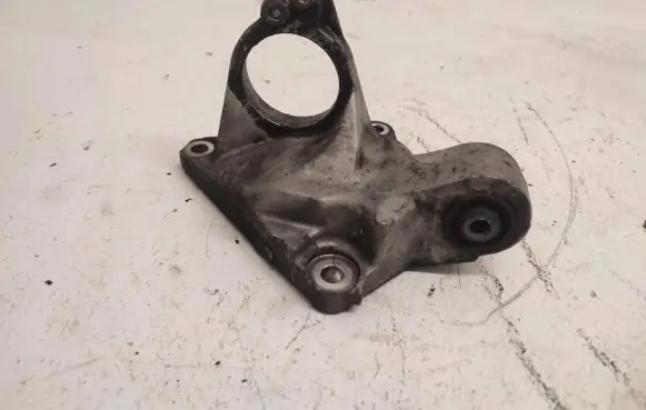 Citroen C4 III e-C4 Driveshaft support bearing bracket 9653354580