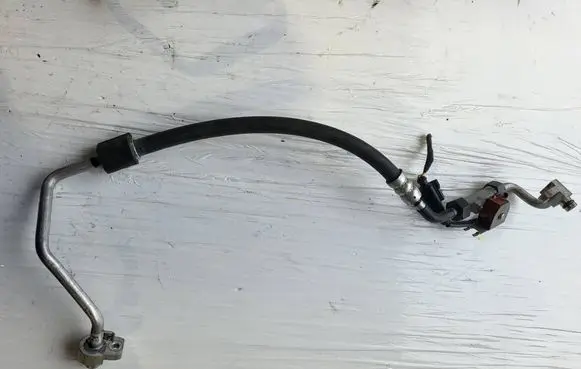 Air conditioning (A/C) pipe/hose