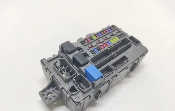 Honda Accord Fuse module GJD10H2NR TL5E411