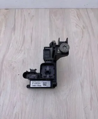 BMW 1 F20 F21 Battery relay fuse 9296149 19320000001 21112014