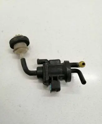 Mercedes-Benz C W203 Turbo solenoid valve 4715396