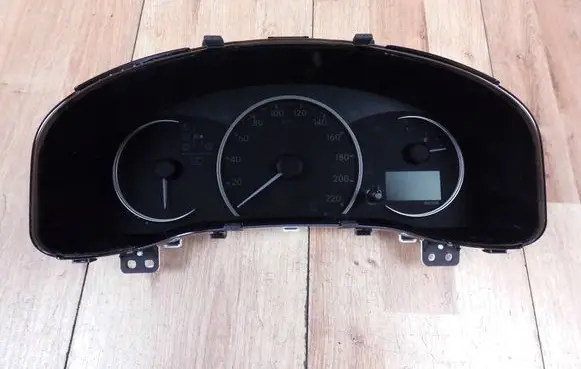 Lexus CT 200H Speedometer (instrument cluster) 8380076041