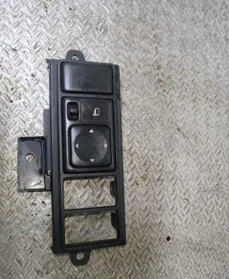 Nissan Tiida C11 Wing mirror switch