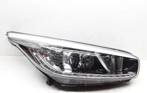 KIA Ceed Headlight/headlamp 92102A2250