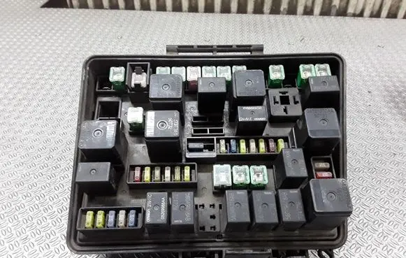 Chrysler Pacifica Fuse module 16238AC