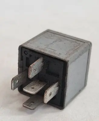 Volvo S70 V70 V70 XC Other relay 9494424 V23134C52X366