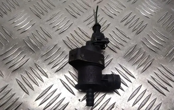 Volvo S60 Vacuum valve 31104896