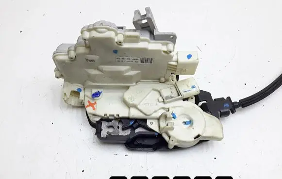 Audi A8 S8 D3 4E Front door lock 4e2837016