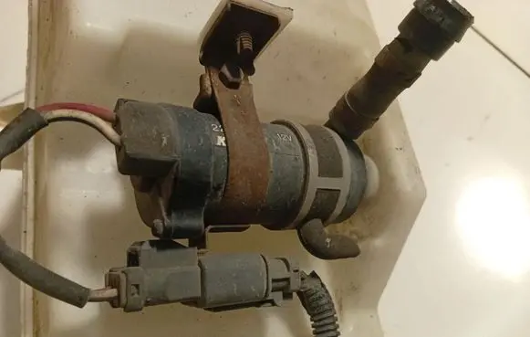 Honda Civic Headlight washer pump