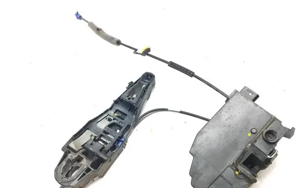 Citroen C4 II Picasso Front door lock 9805635580