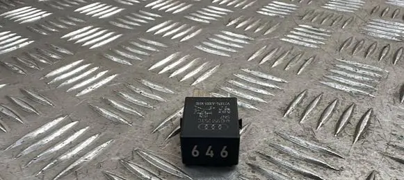 Audi A3 8Y Other relay 4H0951253C