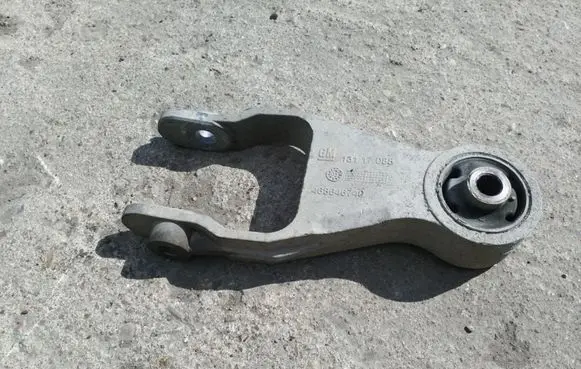 Opel Meriva A Gearbox mounting bracket 13117088 468646740