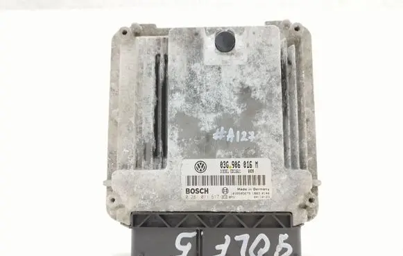 Volkswagen Golf V Engine control unit/module 03G906016M 1039S05679 0281011617
