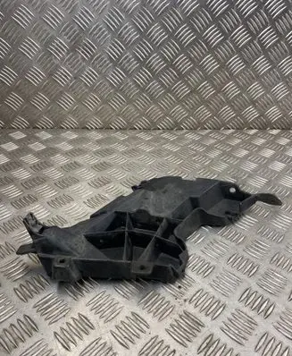 Audi A7 S7 4G Front bumper mounting bracket 4G8807284A