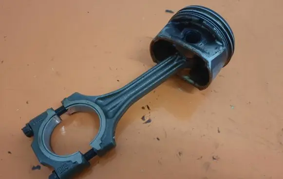 Skoda Fabia Mk1 (6Y) Piston 76L82