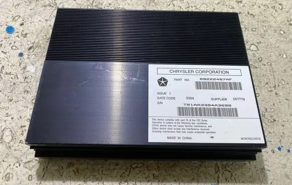 Dodge Challenger Sound amplifier 68222467AF 267770 TR1003394A3699