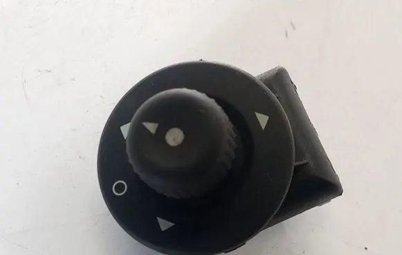 Citroen Xsara Picasso Wing mirror switch 