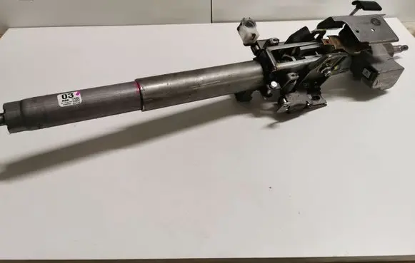Steering wheel axle set