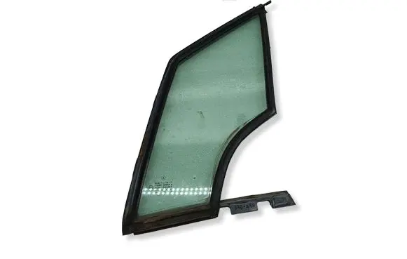 Mercedes-Benz A W168 Front door vent window glass four-door 