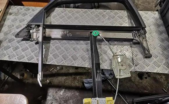 Audi A3 S3 8P Front window lifting mechanism without motor