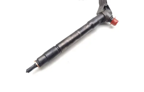 Mazda CX-5 Fuel injector SH0113H50
