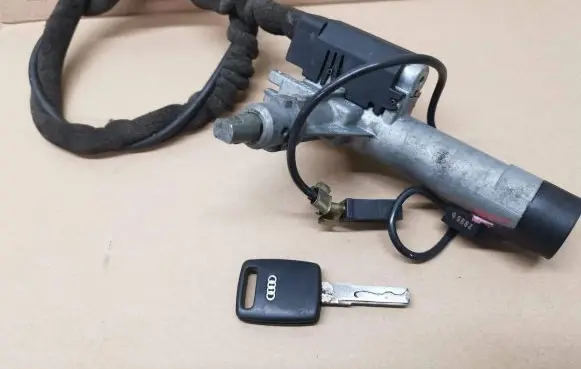 Audi A6 S6 C4 4A Ignition lock 4A2905851D