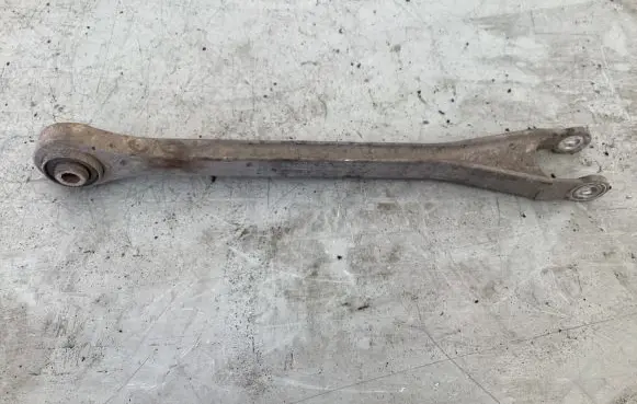 Chrysler 300 - 300C Rear upper control arm/wishbone 04743243ab