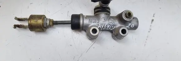 Toyota Avensis Verso Clutch master cylinder