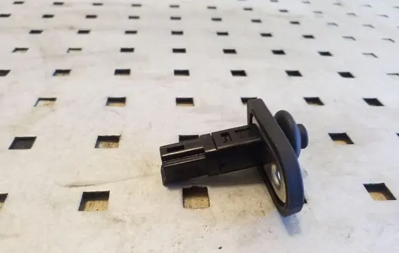 Hyundai i40 Front door sensor 