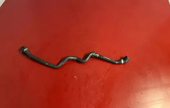 BMW iX Engine coolant pipe/hose 8475127 17128475127