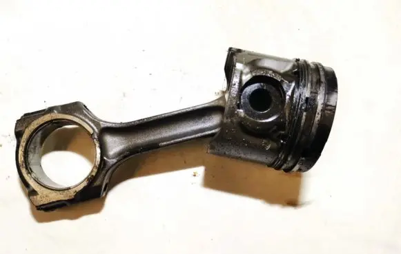 Peugeot 607 Piston with connecting rod