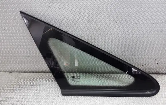 Opel Zafira B Front triangle window/glass 