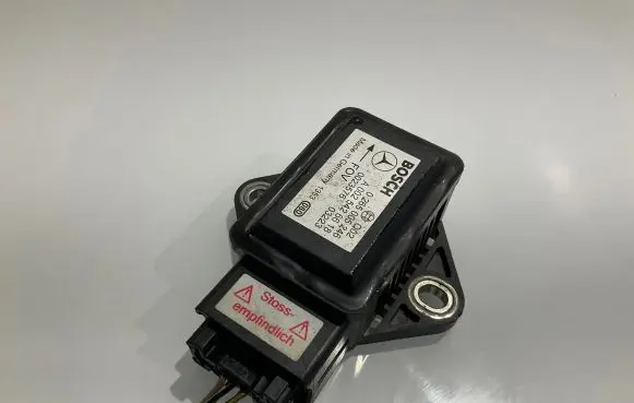 Mercedes-Benz E W211 ESP acceleration yaw rate sensor A0025426618 0265005246 0023576