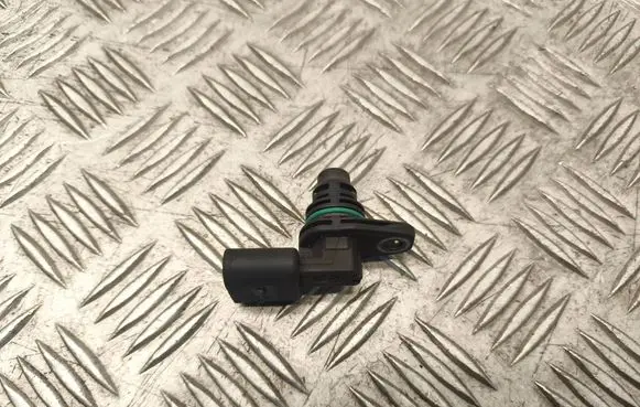 Volkswagen Golf V Camshaft position sensor 030907601E