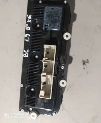 Volkswagen PASSAT B6 Climate control unit 74677512