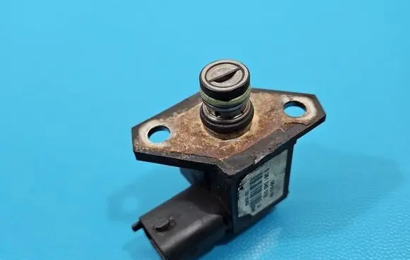 Alfa Romeo 159 Fuel pressure sensor 0261540012 IMPRK1531421