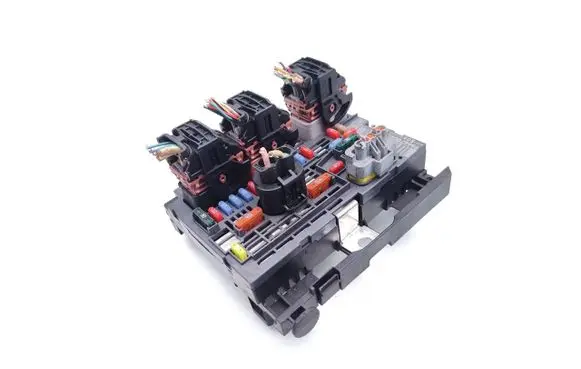 Peugeot 308 Fuse module 9666700480