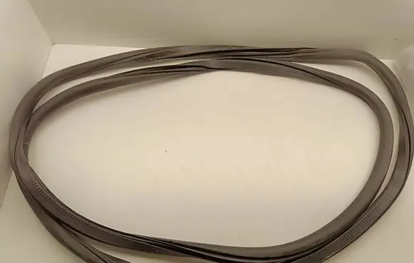 Chrysler Pacifica Rubber seal rear door 