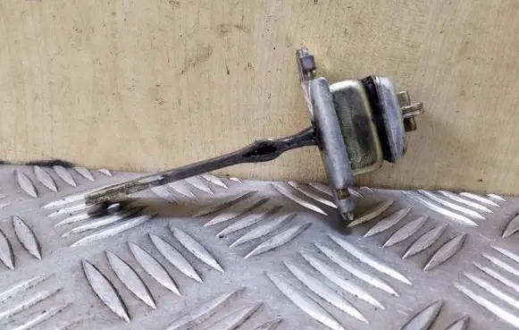 Opel Frontera B Front door check strap stopper
