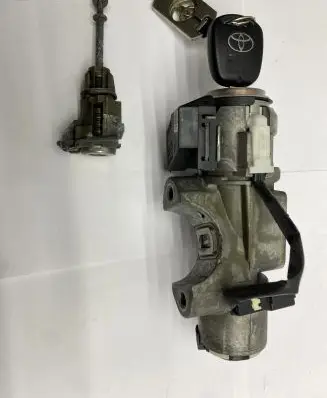 Toyota Avensis T250 Ignition lock 8978305010