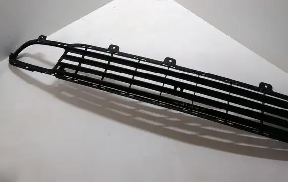 Opel Zafira A Front bumper lower grill 90580631