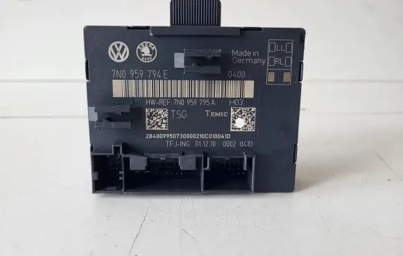 Seat Alhambra (Mk2) Door control unit/module 7N0959795A