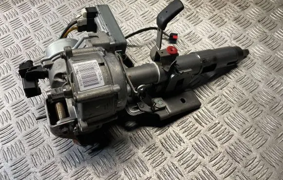 Ford Fiesta Steering wheel axle 8V513C529JN FA18X016A3 K3604
