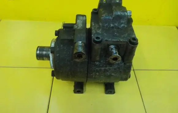 Hyundai Coupe Air conditioning (A/C) compressor (pump) CD1BA03 SPREZARKA KLIMATYZACJI