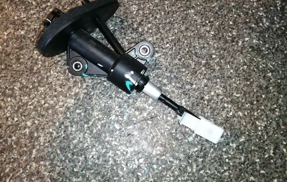 Opel Mokka Clutch slave cylinder 96887800 96887800CN