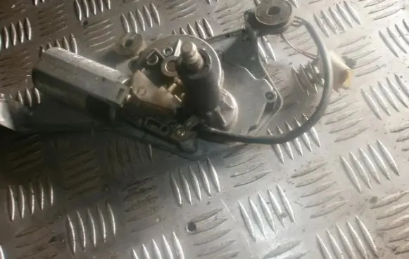 Ford Mondeo MK II Rear window wiper motor 0390201522