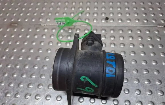 Volkswagen Polo IV 9N3 Mass air flow meter S27705744 038906461B 028002531