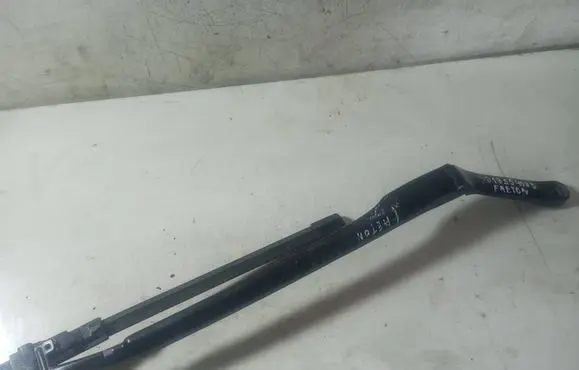 Volkswagen Phaeton Front wiper blade arm 3D1955409D