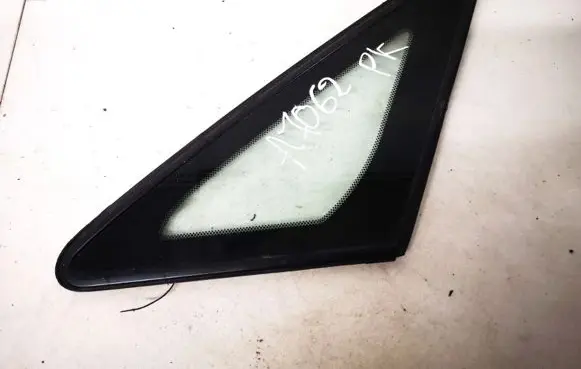 Toyota Avensis Verso Front triangle window/glass 