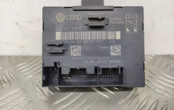 Audi A4 S4 B8 8K Door control unit/module 8K0959795